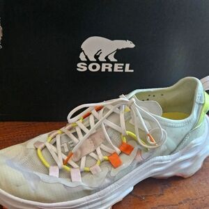 EUC Sorel Kinetic Breakthru Tech Lace Sneakers